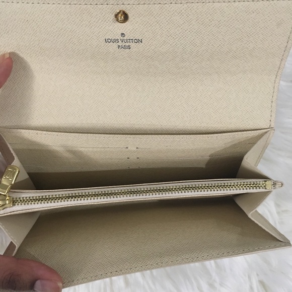 Wallet is SOLD LV Totally pm bag still available. - Picture 13 of 16
